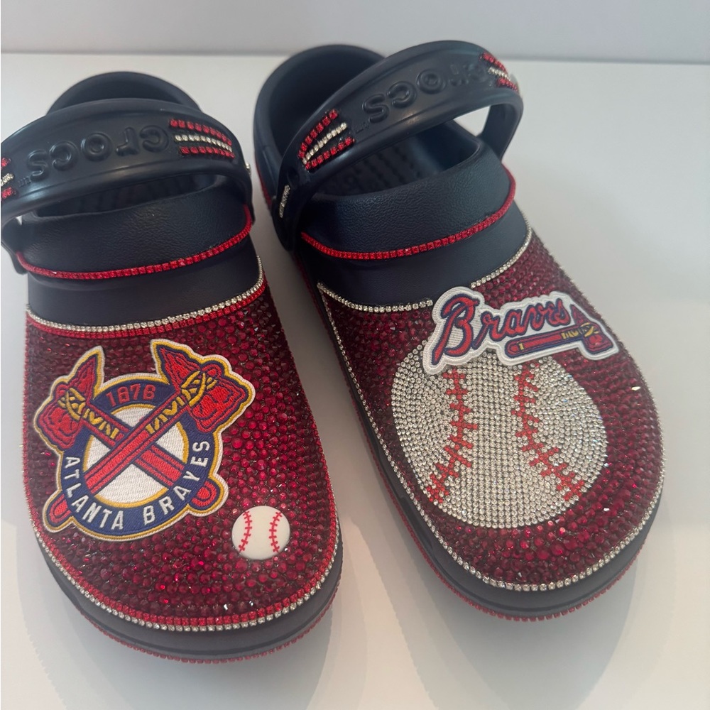 Atlanta Braves Crocs Size 10, Baseball